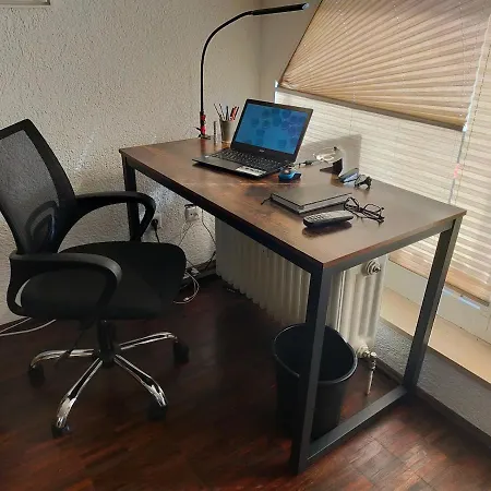 アパート Stylish And Cozy Apartment, Quiet And カールスルーエ