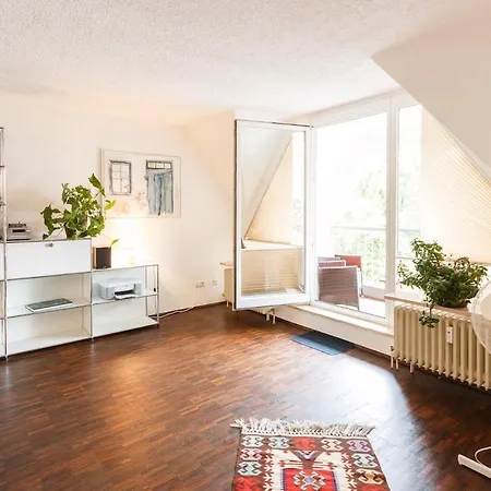 アパート Stylish And Cozy Apartment, Quiet And カールスルーエ